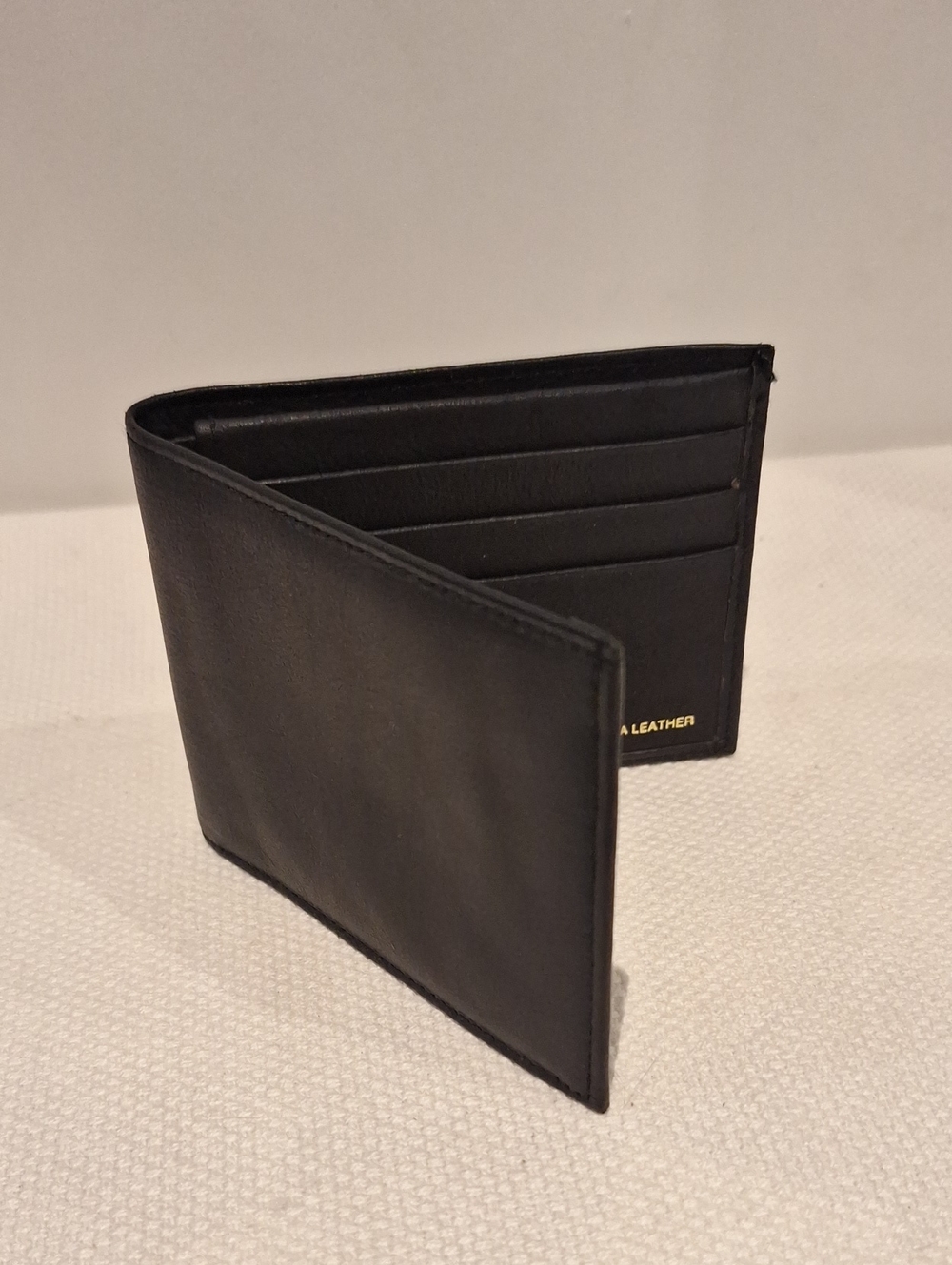 Men's Black Soft Nappa Leather Bi-Fold Wallet - Classic Card Holder